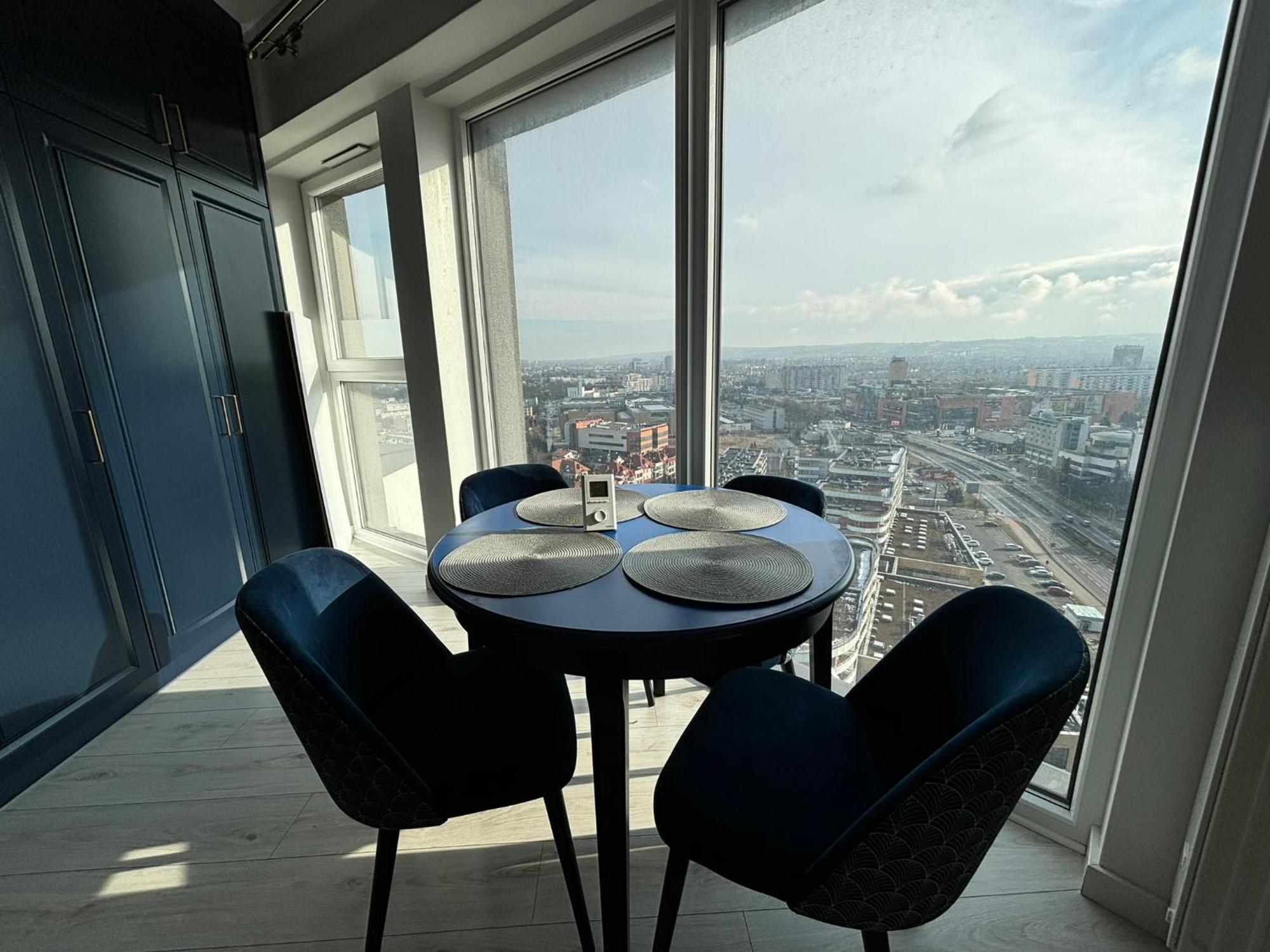 17 Pietro #capitaltower 177a Fv